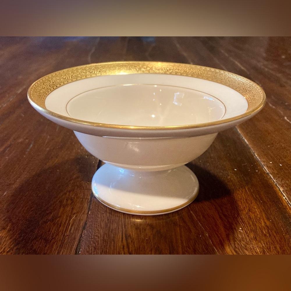 Lenox Marshall Field Chicago China, Small Fruit or Dessert Bowl Dish 5” Gold Rim